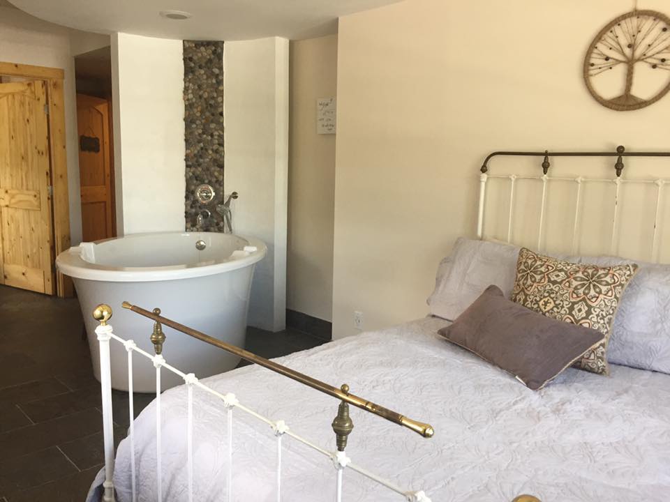 26998490 16481427369ezBirthCottage2